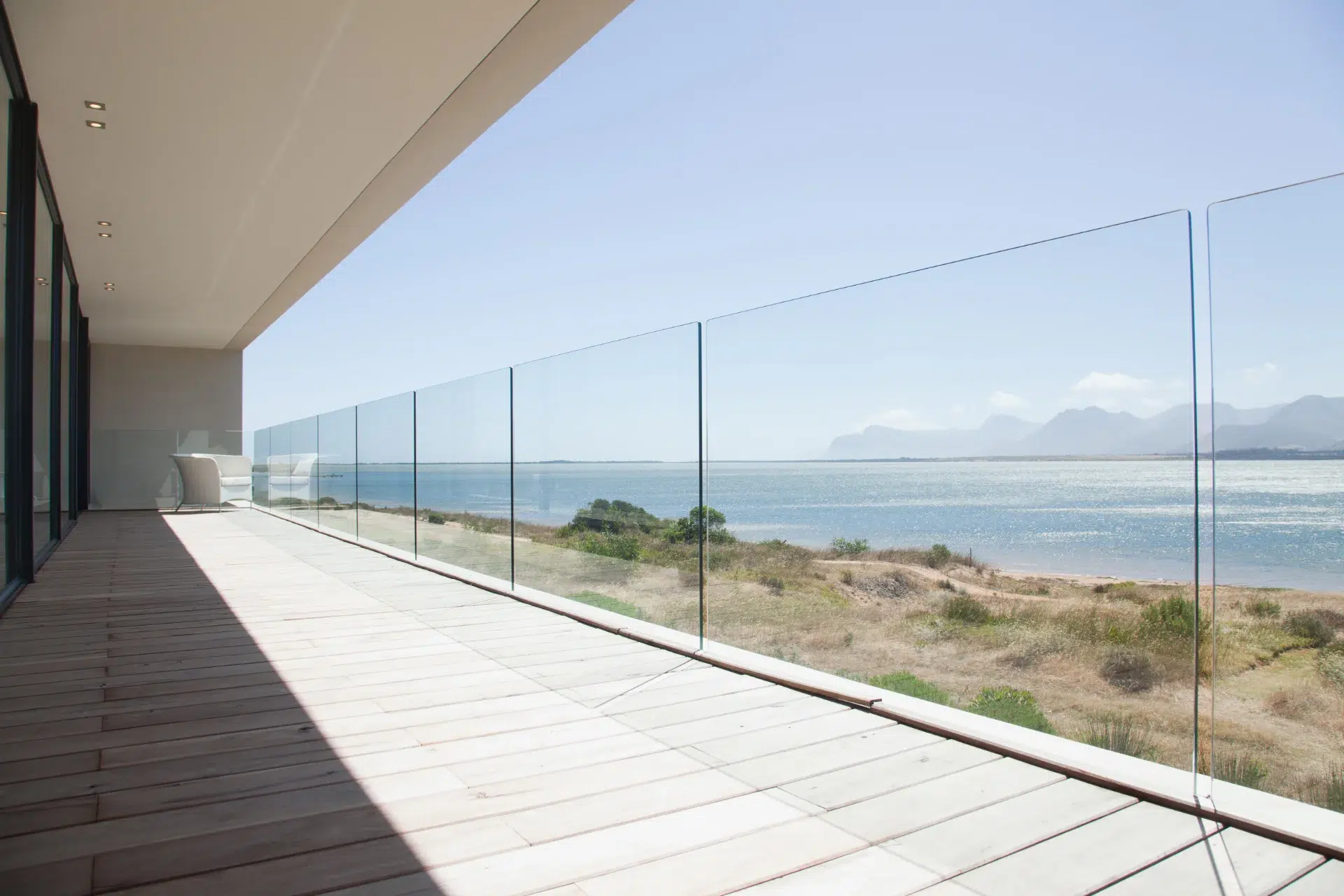 VLX 120 Glass Railing System in Sacramento, CA | Westlight Windows Sacramento - detail 1